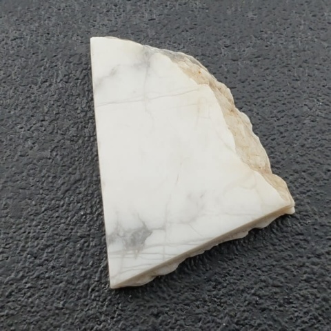 Howlit cięty surowy 27x23 mm nr 75