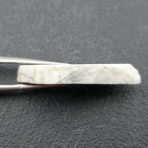 Howlit cięty surowy 29x19 mm nr 69