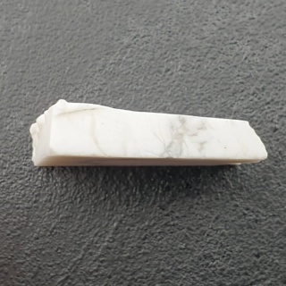 Howlit cięty surowy 29x20 mm nr 21