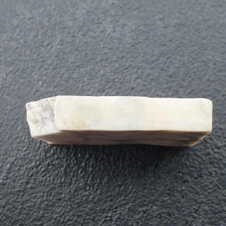 Howlit cięty surowy 29x22 mm nr 2