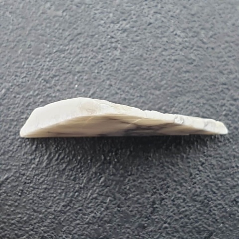 Howlit cięty surowy 30x23 mm nr 70