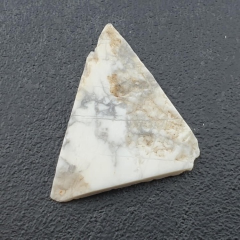 Howlit cięty surowy 30x23 mm nr 70