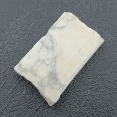 Howlite cut raw 31x19 mm no 61