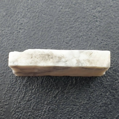 Howlite cut raw 31x19 mm no 61
