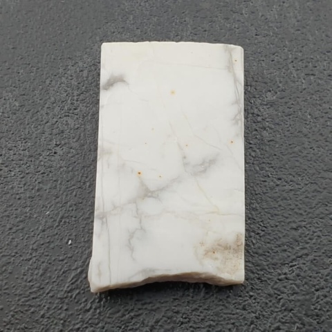 Howlite cut raw 31x19 mm no 61