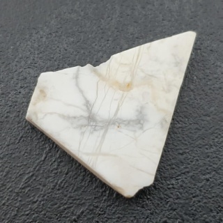 Howlit cięty surowy 32x35 mm nr 77