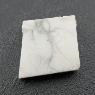 Howlit cięty surowy 34x23 mm nr 17