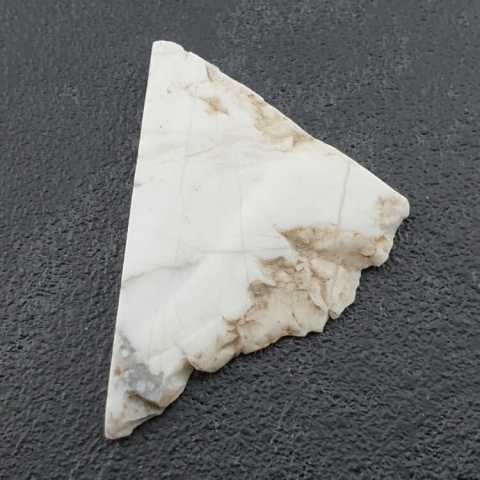 Howlite cut raw 37x25 mm no 45