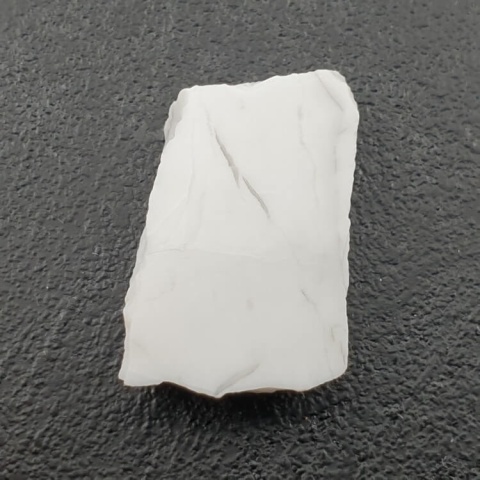 Howlit cięty surowy 26x16 mm nr 98