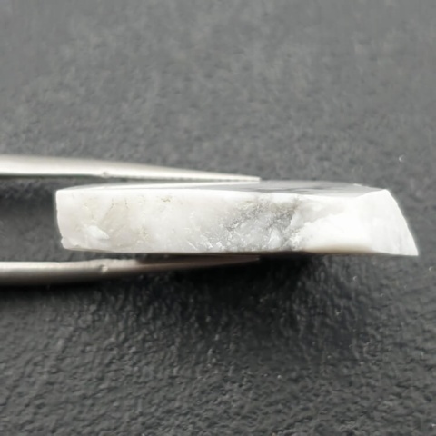 Howlit cięty surowy 26x20 mm nr 100