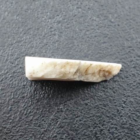 Howlit cięty surowy 29x18 mm nr 91