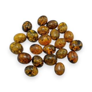 Bursztyn bałtycki kaboszon 9,5-10x8 mm 1 szt zielony