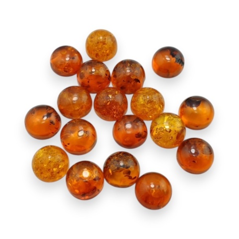 Bursztyn bałtycki kaboszon fi 10 mm 1 szt