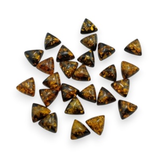 Baltic amber cabochon trillion approx. 6x6 mm 1 pc green