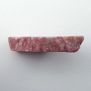 Thulit cięty surowy 28x16 mm nr 201