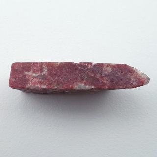 Thulit cięty surowy 29x15 mm nr 175