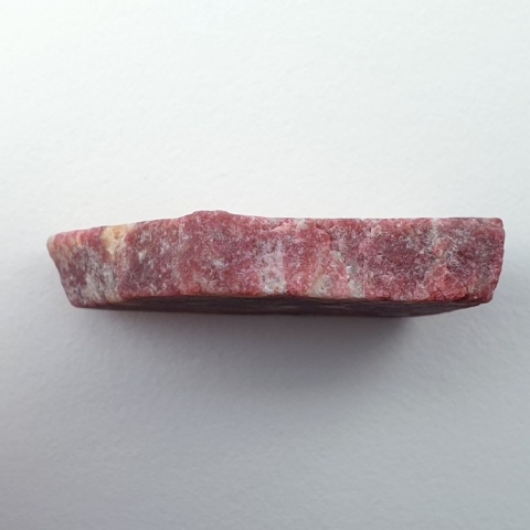 Thulit cięty surowy 29x16 mm nr 129
