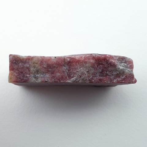 Thulit cięty surowy 29x21 mm nr 135