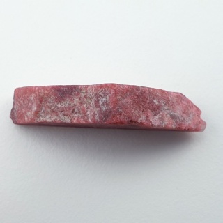Thulit cięty surowy 32x16 mm nr 196