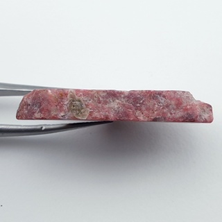 Thulit cięty surowy 34x22 mm nr 195