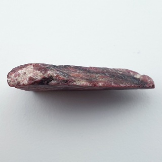 Thulit cięty surowy 35x24 mm nr 186