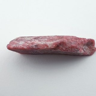 Thulit cięty surowy 36x18 mm nr 191