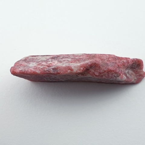 Thulit cięty surowy 36x18 mm nr 191