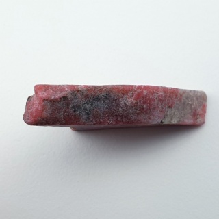 Thulit cięty surowy 36x20 mm nr 177