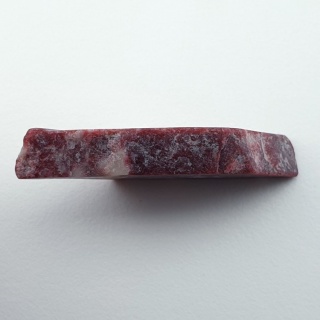 Thulit cięty surowy 37x18 mm nr 121