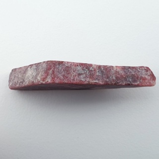 Thulit cięty surowy 40x22 mm nr 168
