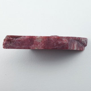 Thulit cięty surowy 45x20 mm nr 145