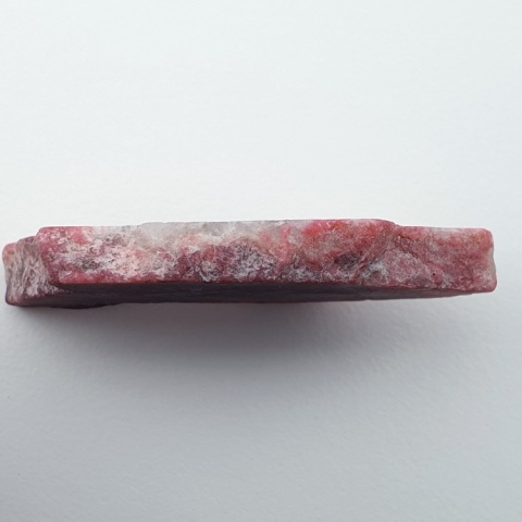 Thulite cut raw 47x23 mm no 116