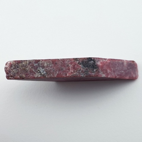 Thulit cięty surowy 49x19 mm nr 171