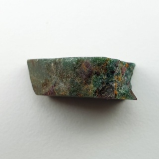 Rubin w fuchsycie cięty surowy 20x16 mm nr 154