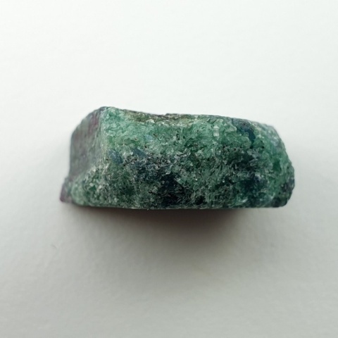 Rubin w fuchsycie cięty surowy 21x18 mm nr 151