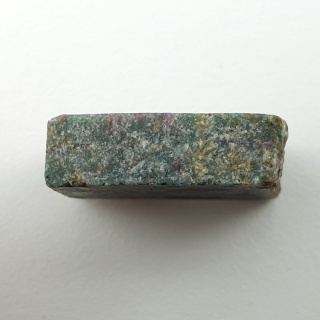 Rubin w fuchsycie cięty surowy 22x18 mm nr 133