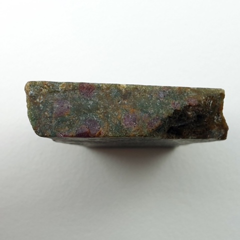 Rubin w fuchsycie cięty surowy 23x21 mm nr 141