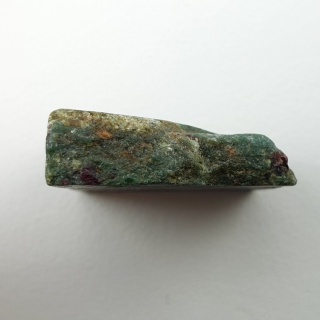 Rubin w fuchsycie cięty surowy 23x21 mm nr 147