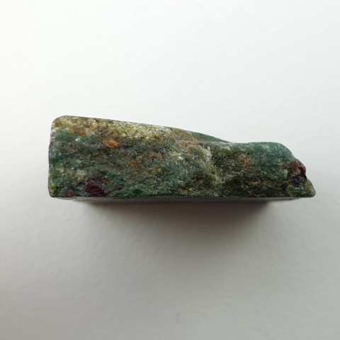 Rubin w fuchsycie cięty surowy 23x21 mm nr 147