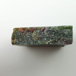 Rubin w fuchsycie cięty surowy 23x22 mm nr 115