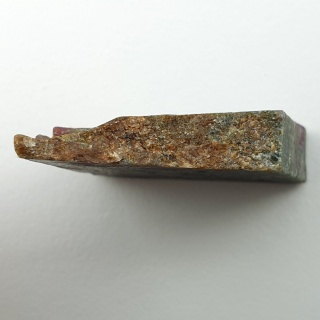 Rubin w fuchsycie cięty surowy 24x23 mm nr 116