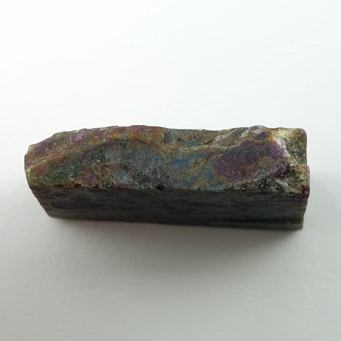 Rubin w fuchsycie cięty surowy 27x21 mm nr 99