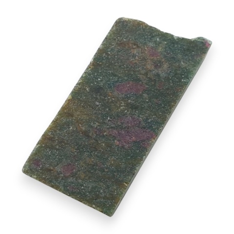 Rubin w fuchsycie cięty surowy 28x13 mm nr 81