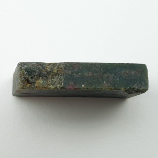 Rubin w fuchsycie cięty surowy 28x19 mm nr 82