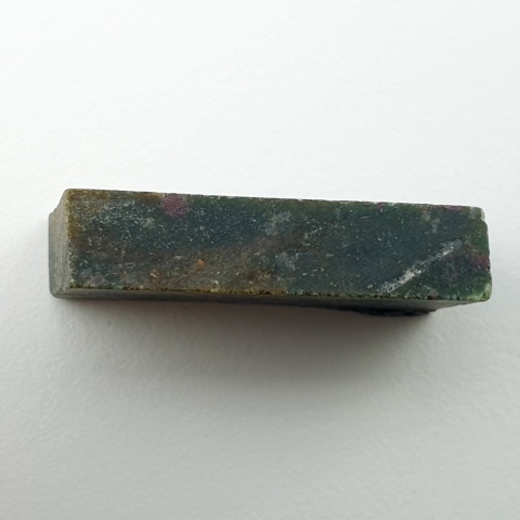 Rubin w fuchsycie cięty surowy 29x16 mm nr 69