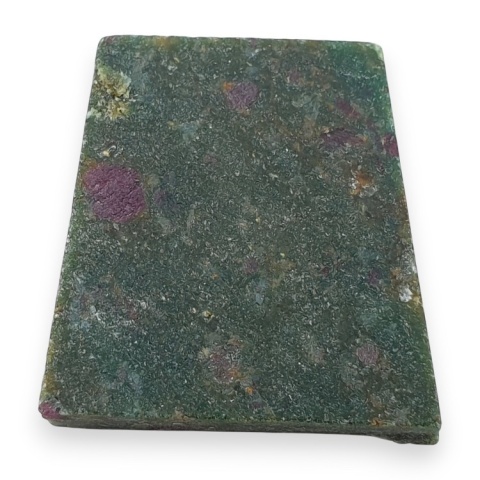 Rubin w fuchsycie cięty surowy 29x28 mm nr 110