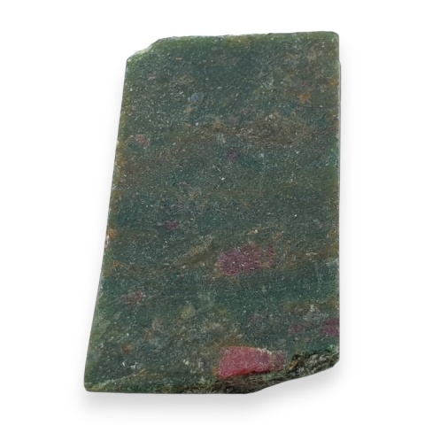 Rubin w fuchsycie cięty surowy 31x21 mm nr 67