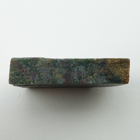 Rubin w fuchsycie cięty surowy 31x22 mm nr 83