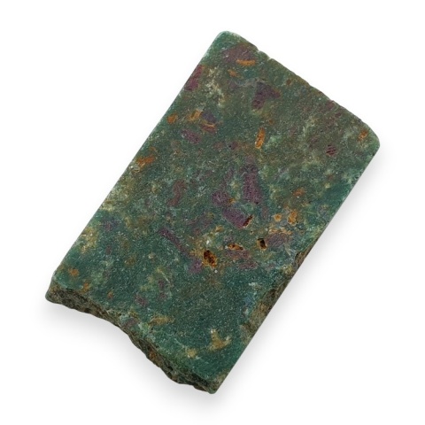 Rubin w fuchsycie cięty surowy 32x20 mm nr 90