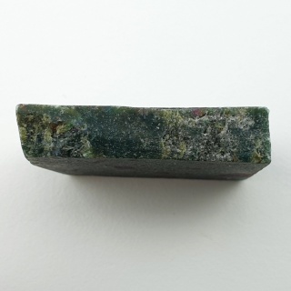 Rubin w fuchsycie cięty surowy 32x22 mm nr 65